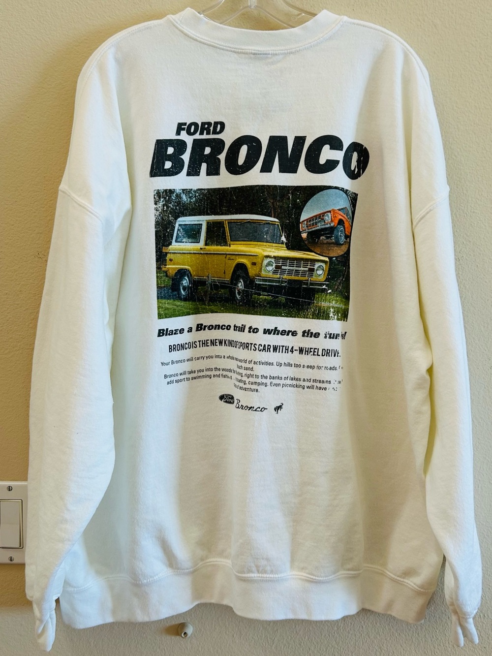 Ford Bronco Sweatshirt 2XL White Unisex  Long Sleeved Crew Neckline XXL